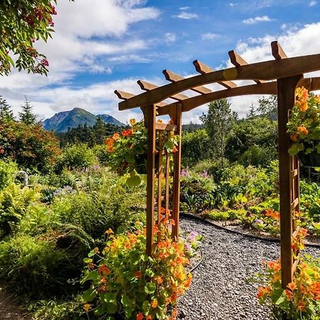 Stillpoint Lodge - All-Inclusive Halibut Cove Eksteriør billede