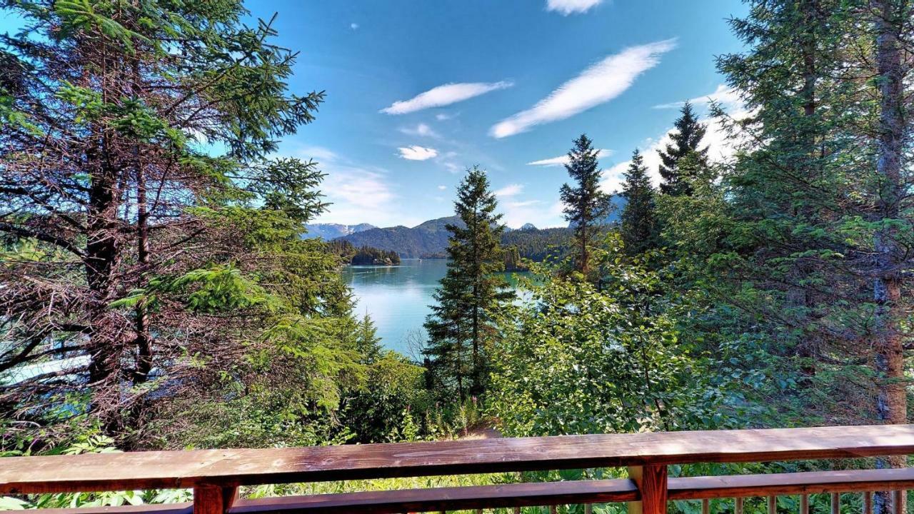 Stillpoint Lodge - All-Inclusive Halibut Cove Eksteriør billede