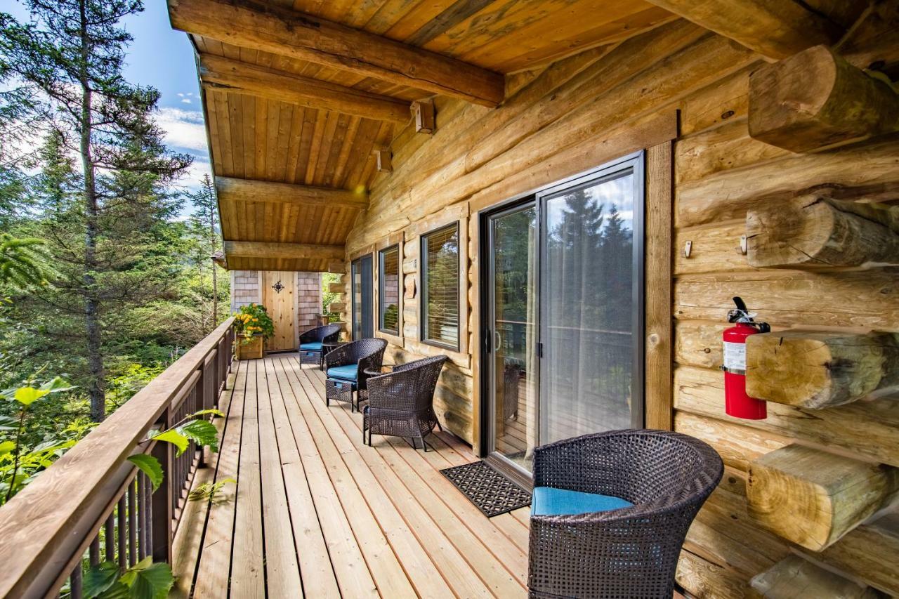 Stillpoint Lodge - All-Inclusive Halibut Cove Eksteriør billede