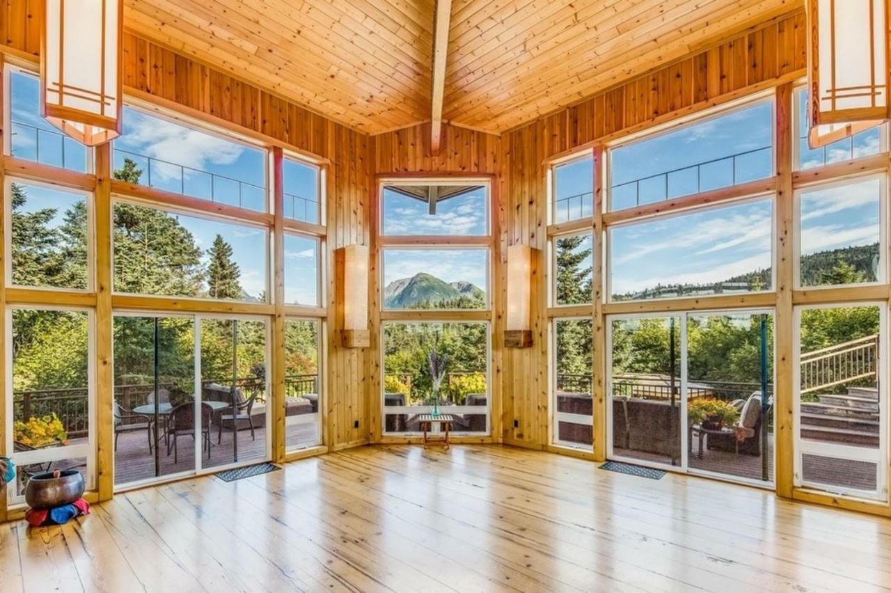 Stillpoint Lodge - All-Inclusive Halibut Cove Eksteriør billede