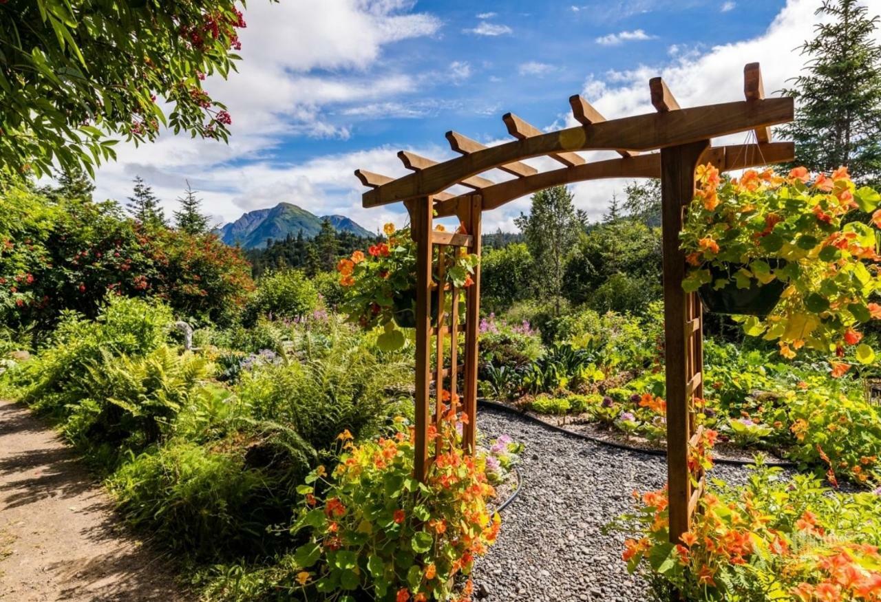 Stillpoint Lodge - All-Inclusive Halibut Cove Eksteriør billede