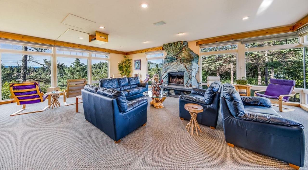 Stillpoint Lodge - All-Inclusive Halibut Cove Eksteriør billede